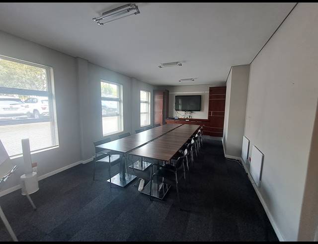 78M² OFFICE TO LET IN ILLOVO